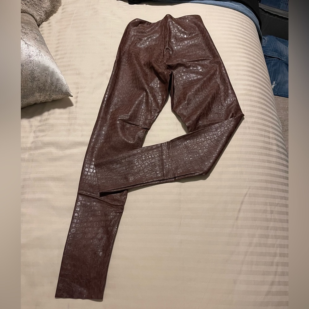 Never worn leather leggings size small